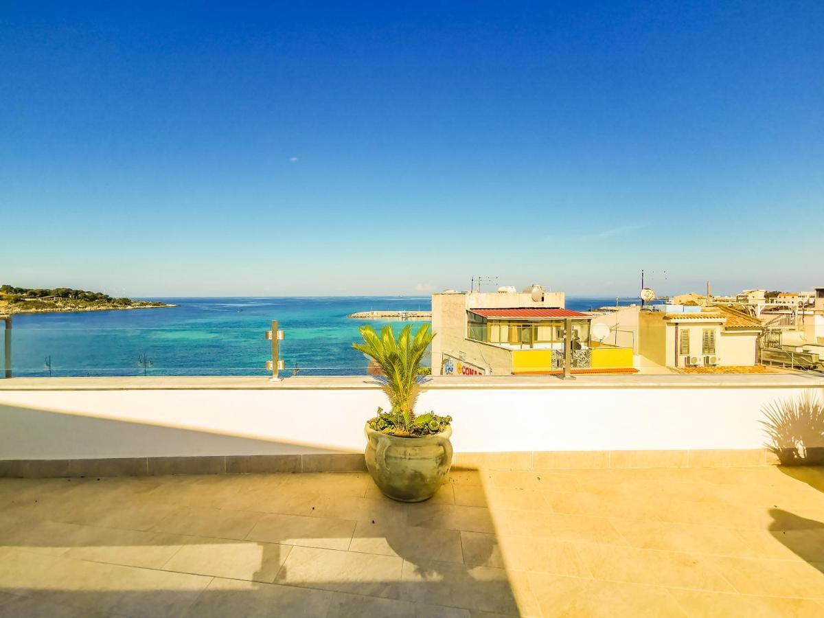 B&B Una Terrazza Sul Golfo Di สเฟอร์ราคาวาลโล ภายนอก รูปภาพ