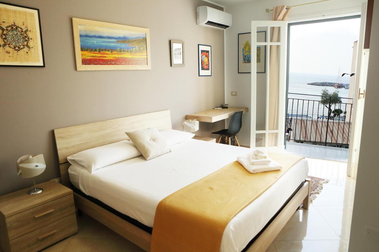 B&B Una Terrazza Sul Golfo Di สเฟอร์ราคาวาลโล ภายนอก รูปภาพ