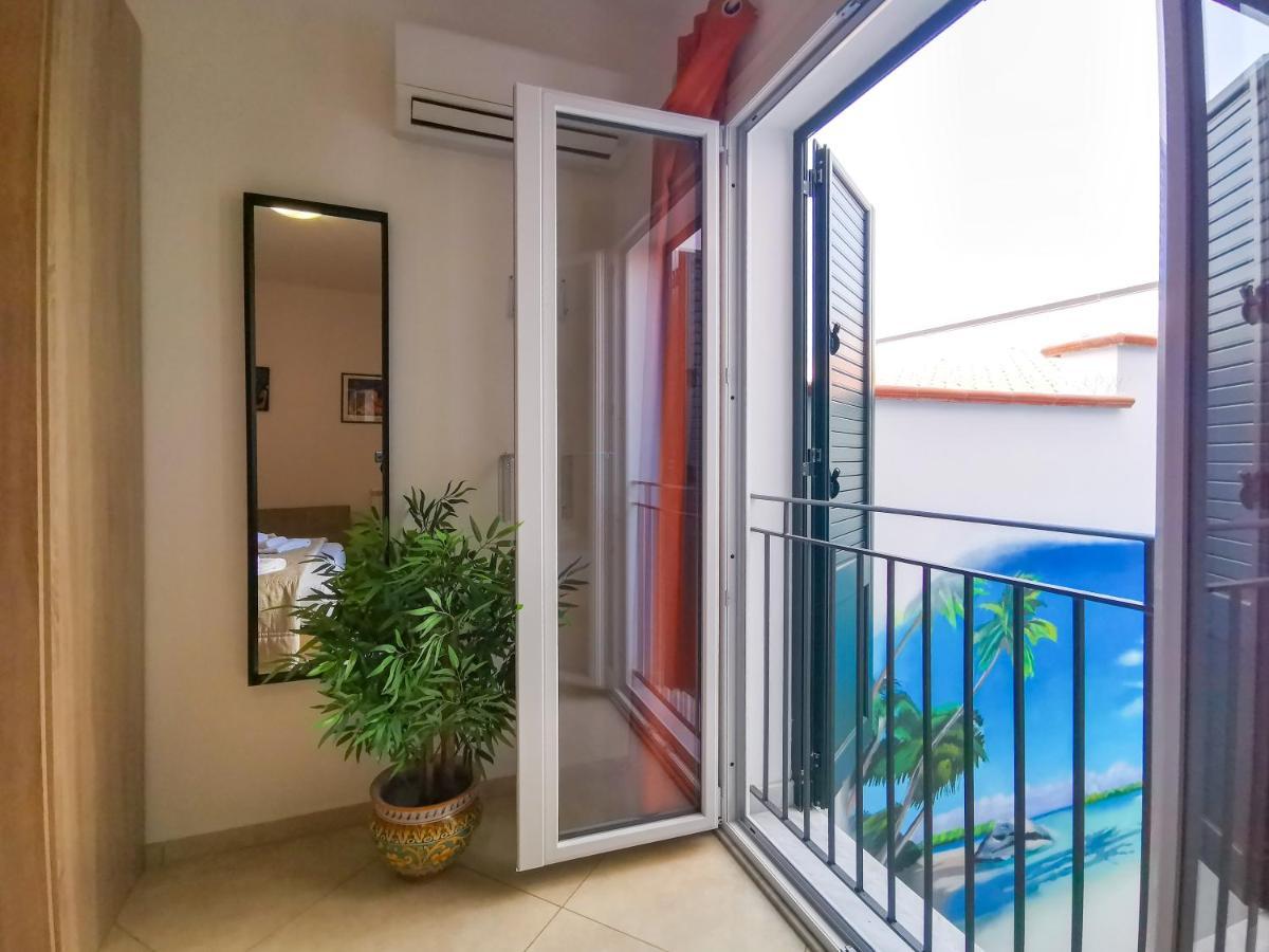 B&B Una Terrazza Sul Golfo Di สเฟอร์ราคาวาลโล ห้อง รูปภาพ